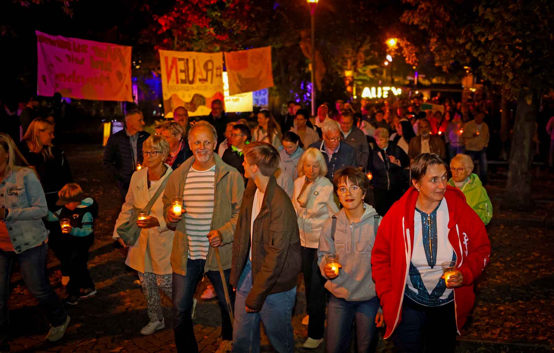 Der Plauener Lichterzug ist ein besonderer Moment bei der Nacht der Kerzen. Foto: T. Voigt