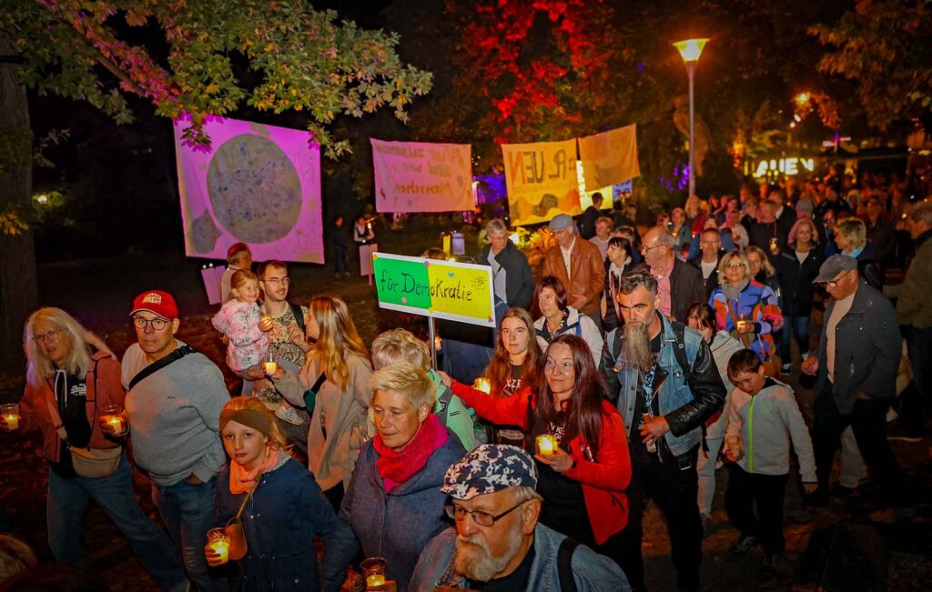 Der Plauener Lichterzug ist ein besonderer Moment bei der Nacht der Kerzen. Foto: T. Voigt
